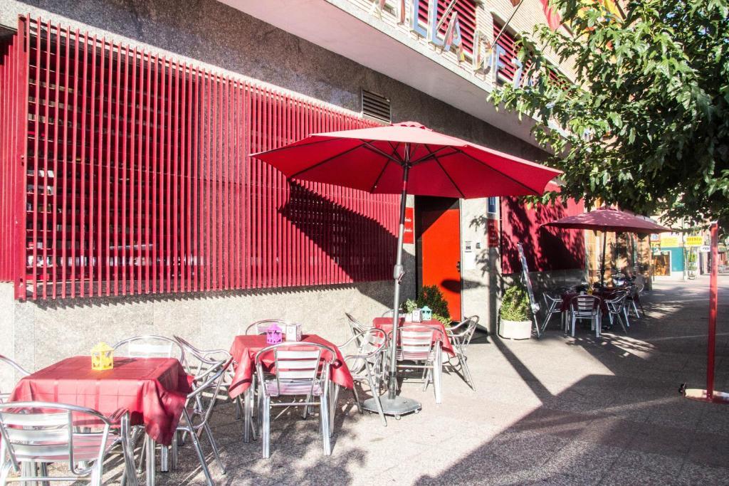 Hotel Villa De Zaragoza Casetas Exterior photo
